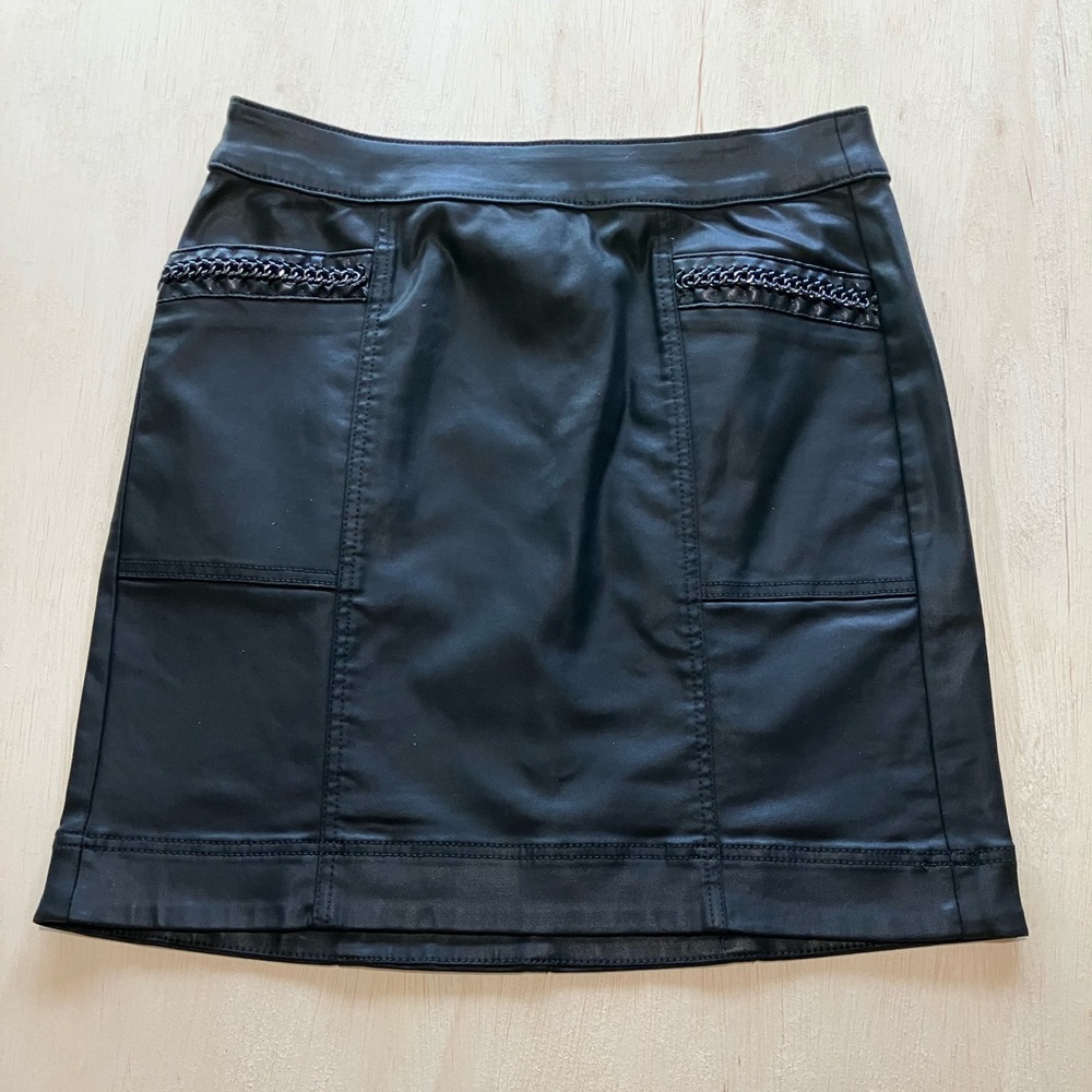White House Black Market Chain Coated Mini Skirt Size 6 NWT